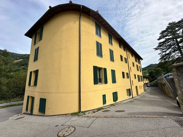 MODERNO 3.5 LOCALI ALL'ULTIMO PIANO CON DUE POSTI AUTO