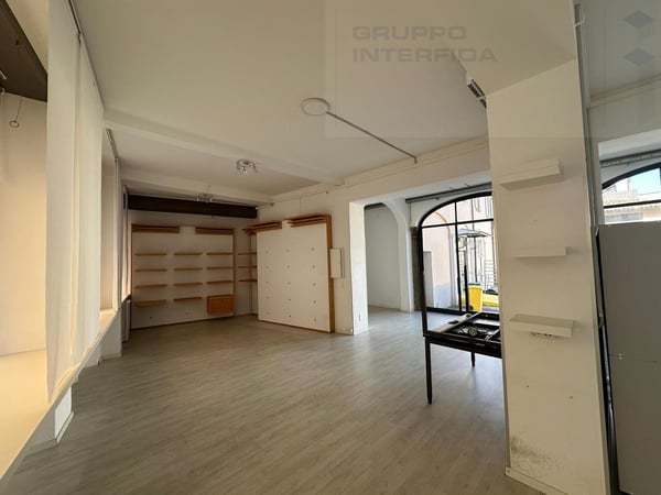 INTERESSANTE NEGOZIO/UFFICIO IN CENTRO A MENDRISIO 3