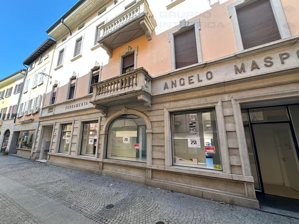 INTERESSANTE NEGOZIO/UFFICIO IN CENTRO A MENDRISIO 1