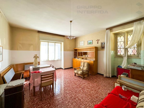 STORICA VILLA CON GIARDINO E GARAGE 4