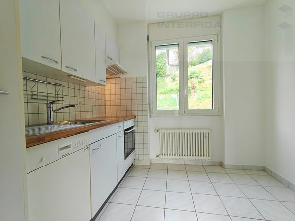 STABILE ABITATIVO DI 5 UNITÀ A REDDITO 6