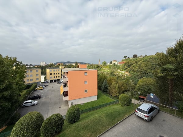 STABILE ABITATIVO DI 5 UNITÀ A REDDITO 8