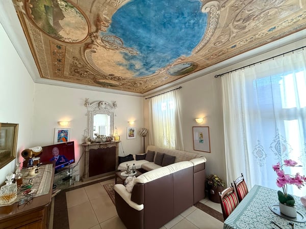 CASA D'EPOCA CON TORRE E GIARDINO IN CENTRO 4