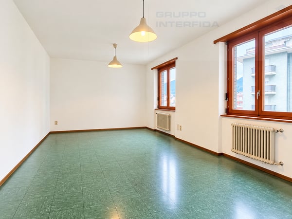 COMODO UFFICIO NEL CUORE DI CHIASSO 1
