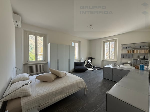 VILLA INDIPENDENTE CON GRANDE PARCO 8