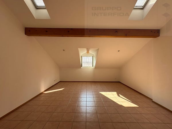 APPARTAMENTO IN CENTRO CON POSTO AUTO 6