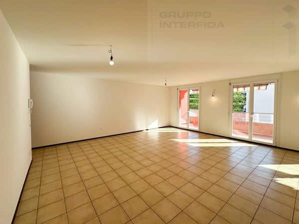 GRANDE APPARTAMENTO CON BALCONE 2