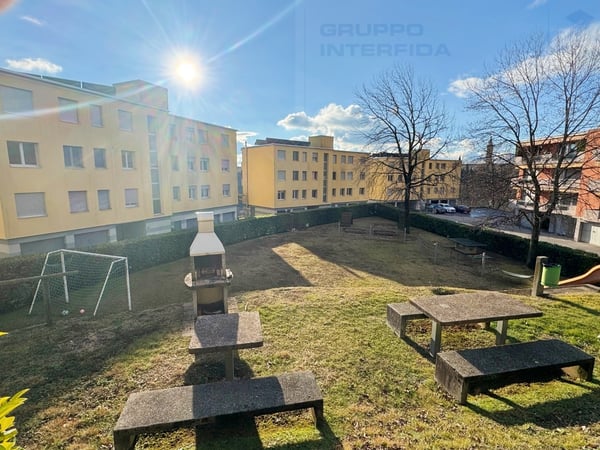 LUMINOSO 4.5 LOCALI A MORBIO INFERIORE