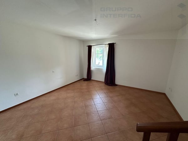 CASA DI TESTA SU TRE LIVELLI 11