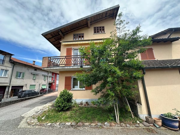 CASA DI TESTA SU TRE LIVELLI 2