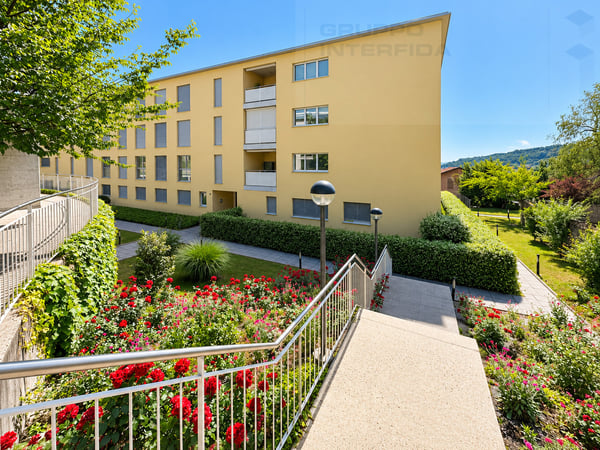 SPAZIOSO APPARTAMENTO CON GIARDINO IN CONDOMINIO SIGNORILE 1