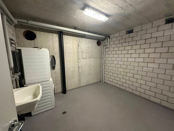 APPARTAMENTO RECENTE A REDDITO IN POSIZIONE CENTRALE 12