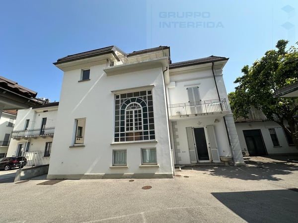 AMPIO APPARTAMENTO SIGNORILE CON TERRAZZA 2