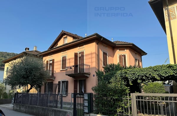 3.5 LOCALI RINNOVATO CON POSTI AUTO