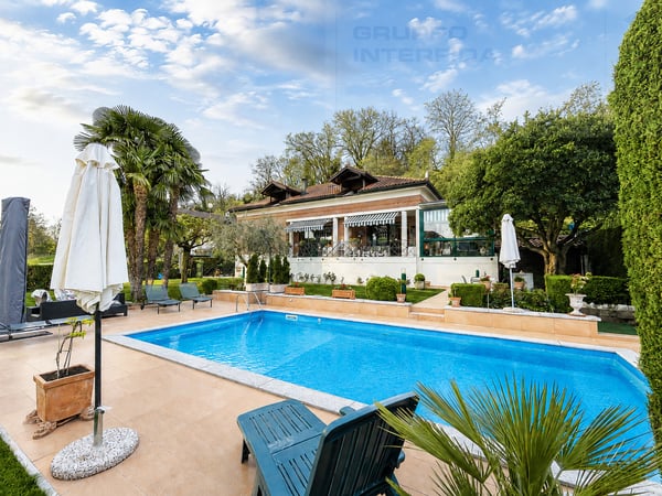 GRANDE VILLA CON PISCINA E DEPENDANCE