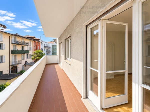 APPARTAMENTO 1.5 LOCALI IN CENTRO CON BALCONI 9