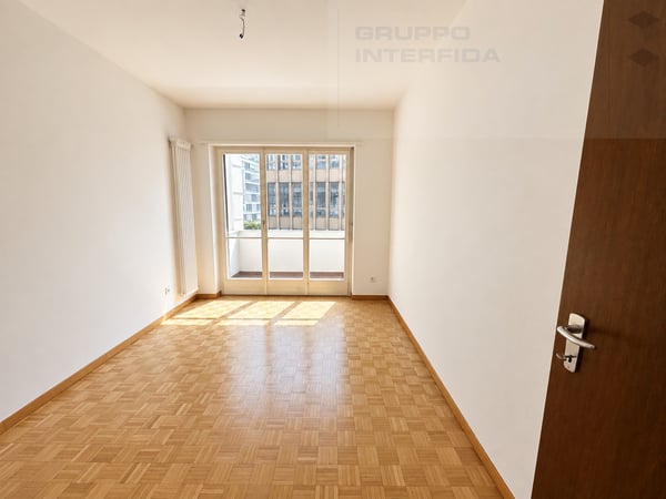 APPARTAMENTO 1.5 LOCALI IN CENTRO CON BALCONI 6