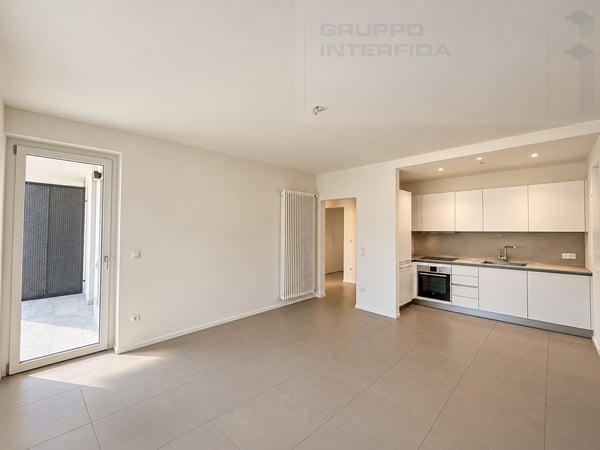 BEL 4.5 LOCALI RISTRUTTURATO CON BALCONE E POSTO AUTO 1