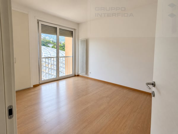 4.5 LOCALI CON BALCONE IN POSIZIONE CENTRALE 4