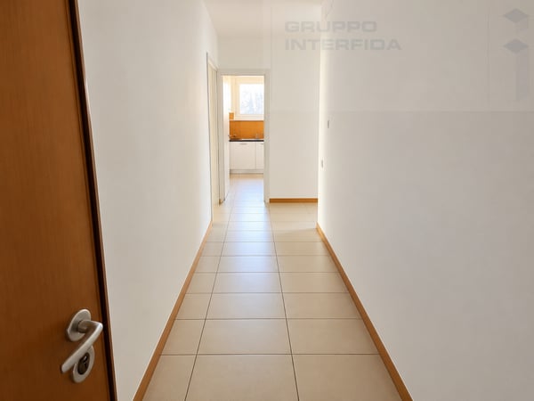4.5 LOCALI CON BALCONE IN POSIZIONE CENTRALE 6
