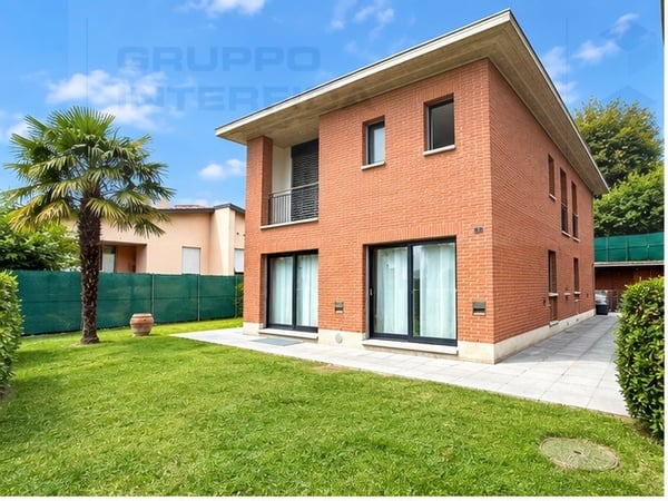 BELLA E RECENTE VILLA SINGOLA 1