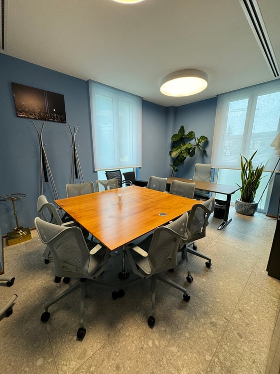 UFFICIO DI PRESTIGIO IN POSIZIONE STRATEGICA 3