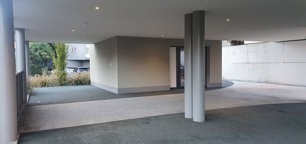 UFFICIO DI PRESTIGIO IN POSIZIONE STRATEGICA 7