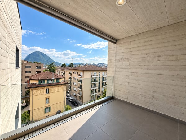 NUOVO E AMPIO 2.5 LOCALI 9