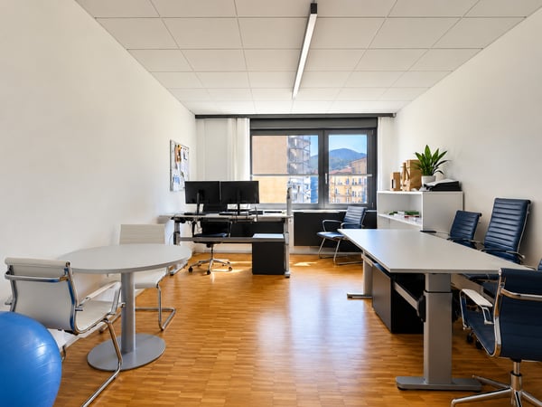 UFFICIO IN POSIZIONE CENTRALE 4
