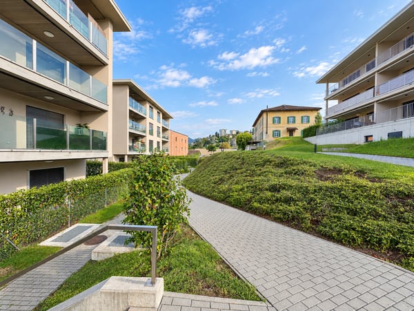 APPARTAMENTO 4.5 LOCALI CON AMPIO GIARDINO 1