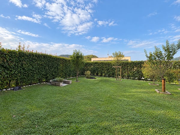 APPARTAMENTO 4.5 LOCALI CON AMPIO GIARDINO 2