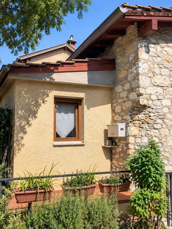 GRAZIOSA CASA RUSTICA NEL CUORE DI BRÉ 11