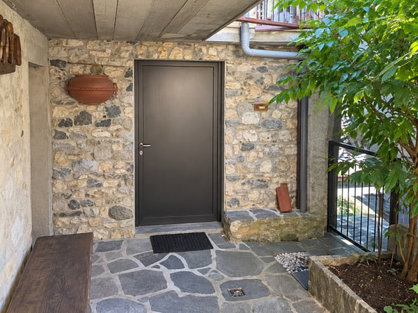 GRAZIOSA CASA RUSTICA NEL CUORE DI BRÉ 10