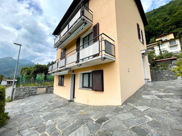 CASA CON DUE APPARTAMENTI 11