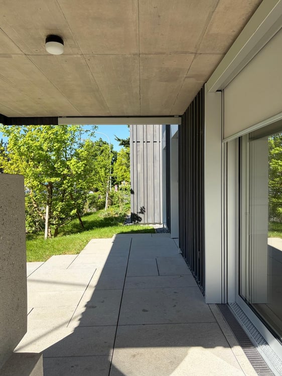 Modern mit Gartensitzplatz 4