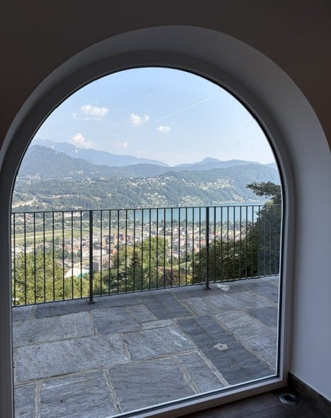 Elegante villa ticinese 5.5 locali con vista panoramica a Gaggio di Bioggio 32