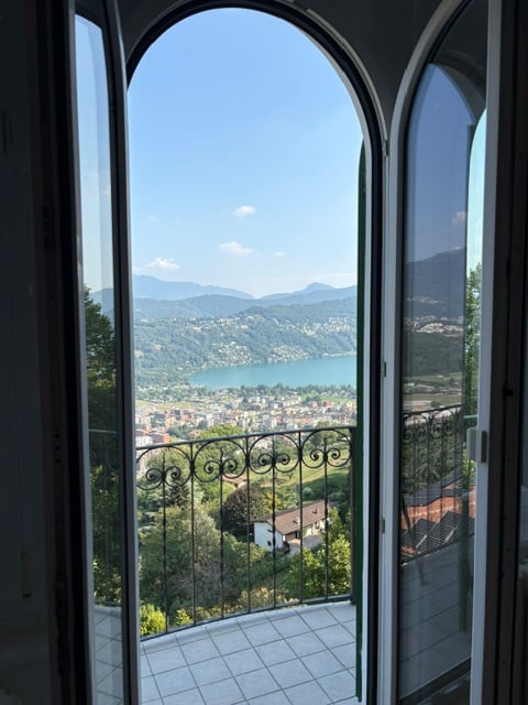 Elegante villa ticinese 5.5 locali con vista panoramica a Gaggio di Bioggio 16