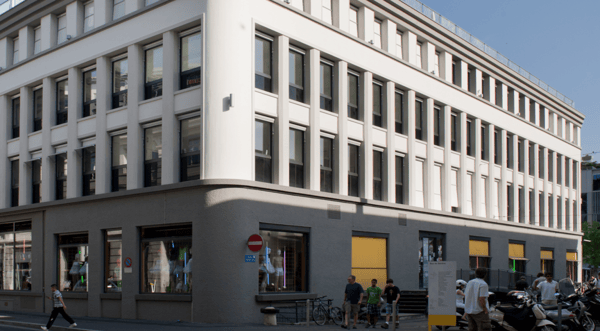 Arcade commerciale, 700m2, centre-ville, flux piéton important 10