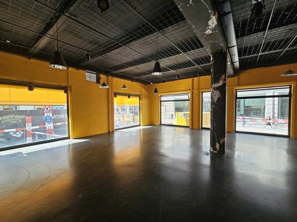 Arcade commerciale, 700m2, centre-ville, flux piéton important 3