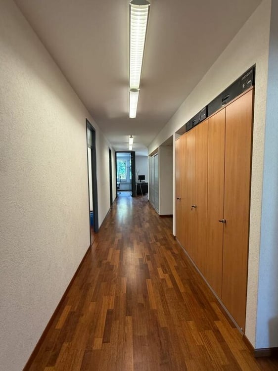 Bureau de 240 m2 au coeur de Lausanne 7