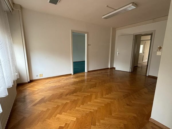 Bureau de 130 m2 à louer à côté de la gare 2