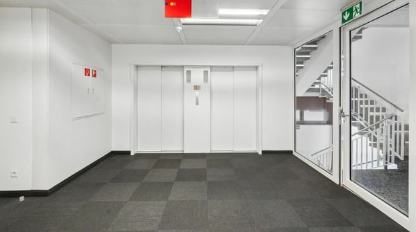 Attraktives Büro mit privater Dachterrasse 8