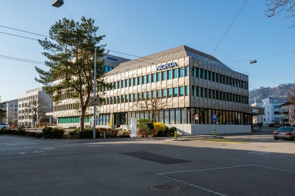 Inspirierendes Büro mit Sicht ins Grüne 15