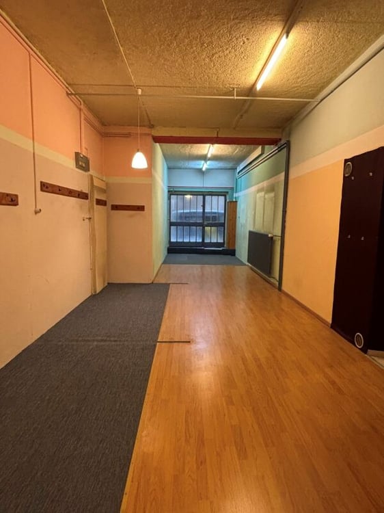 Surface de 170 m2 à louer à deux pas de la gare 4