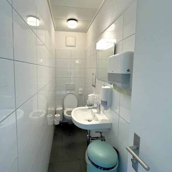 Lichtdurchflutete Mietfläche mit Blick in den ruhigen Innenhof 7