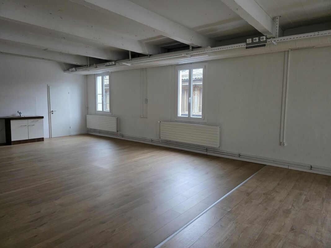 Bureau de 163 m2 dans le Quartier du Flon