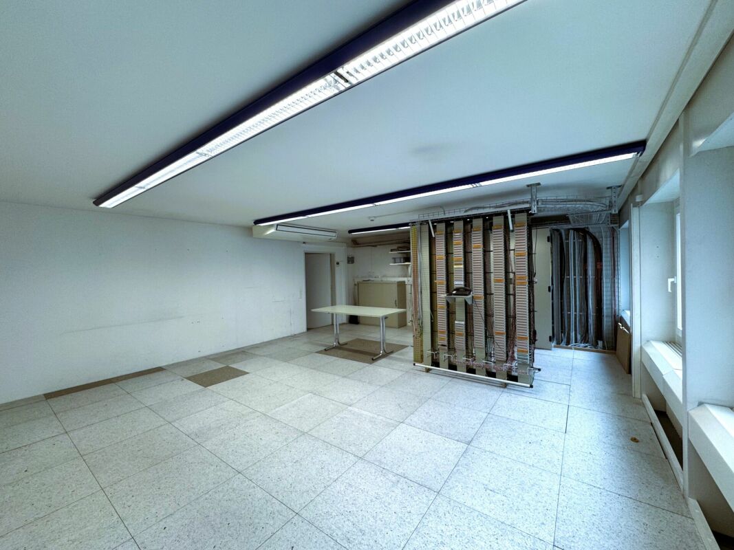 Flexible Gewerbe-/Lagerfläche mit Tageslicht