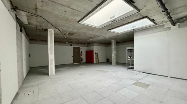 EG-Mietfläche mit Oblicht und anmietbare Lager 3