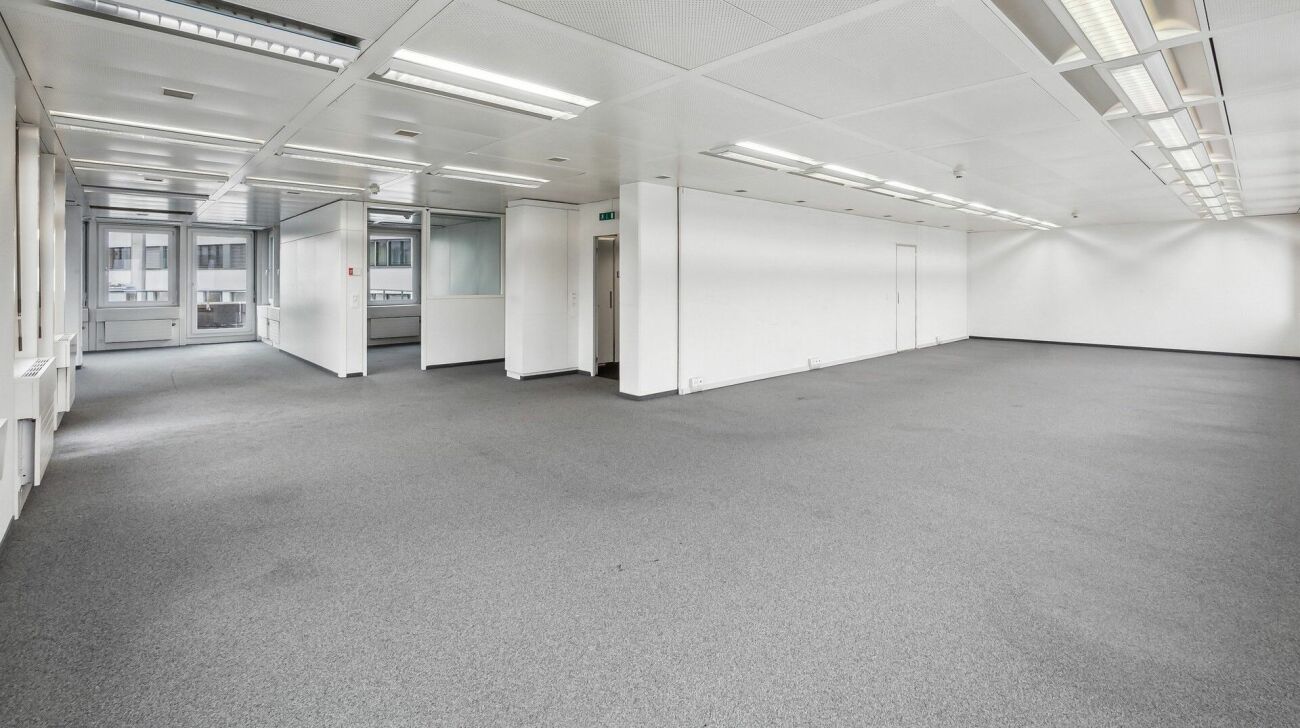 Mitten im Leben, über allem - 167 m2 Büros mit Terrasse