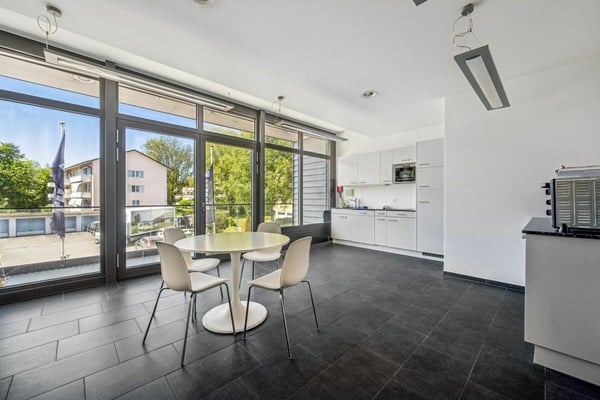 Zürichstrasse 72: Bürofläche mit 174 m² 10